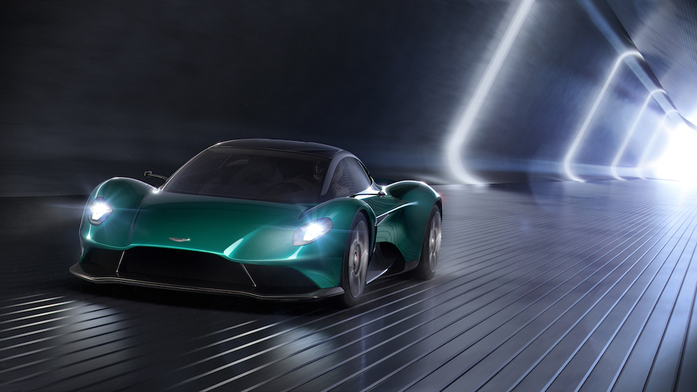 نموذج VANQUISH VISION هو إعادة إحياء لواحد من ألمع الأسماء احتفاءً بإنتاج أولى سيارات ASTON MARTIN الفائقة ذات المحركات الوسطية